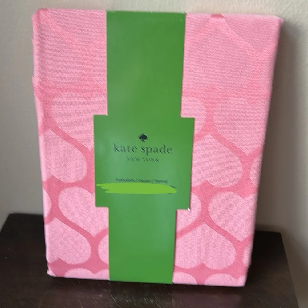 Kate Spade Tablecloth Valentines Day Hearts Pink New 60”x84” Cotton Blend - Picture 1 of 2